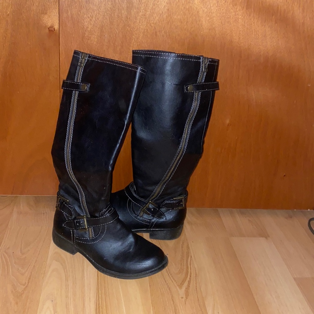 2 PAIRS OF KNEE HIGH BOOTS!!! Black and brown 6.5